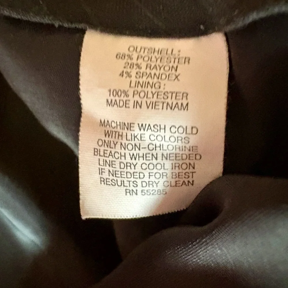 EXPRESS Design Studio Editor Mini Skirt Women's 2 Red Button Front‎ Pockets